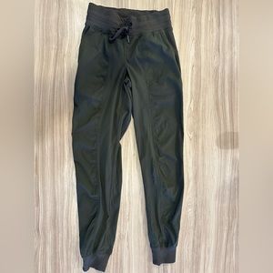 Dance Studio Mid-Rise Jogger
Full Length size 0
